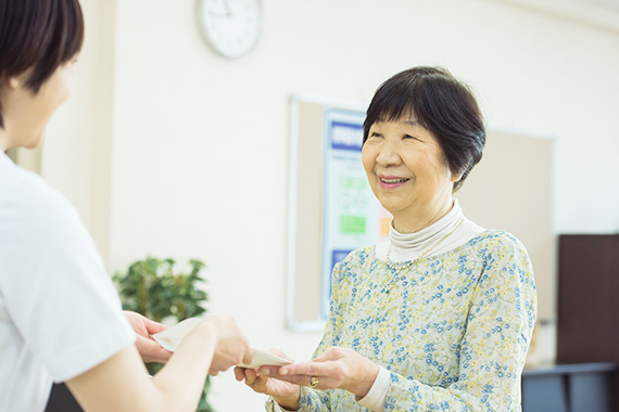 会計・処方箋のお渡し